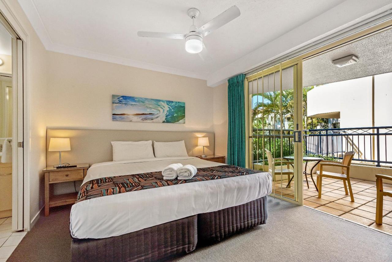 גולד קוסט Golden Riviera Absolute Beachfront Resort מראה חיצוני תמונה