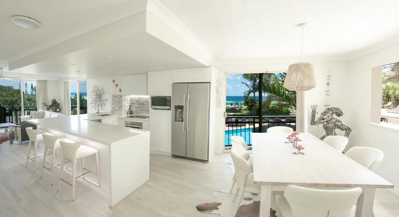 גולד קוסט Golden Riviera Absolute Beachfront Resort מראה חיצוני תמונה