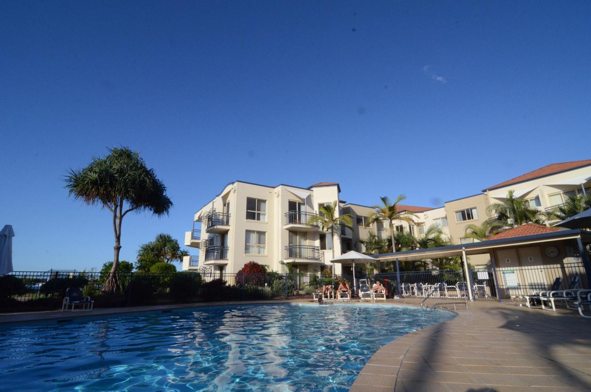 גולד קוסט Golden Riviera Absolute Beachfront Resort מראה חיצוני תמונה