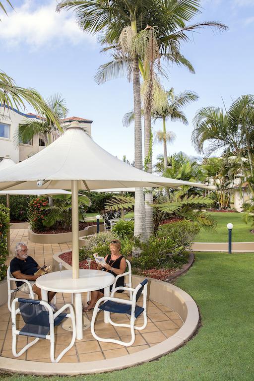 גולד קוסט Golden Riviera Absolute Beachfront Resort מראה חיצוני תמונה