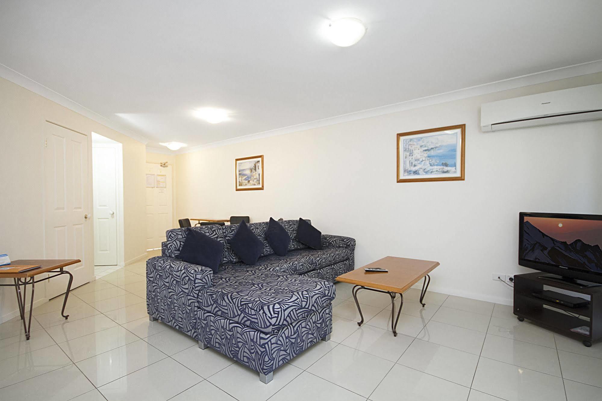 גולד קוסט Golden Riviera Absolute Beachfront Resort מראה חיצוני תמונה